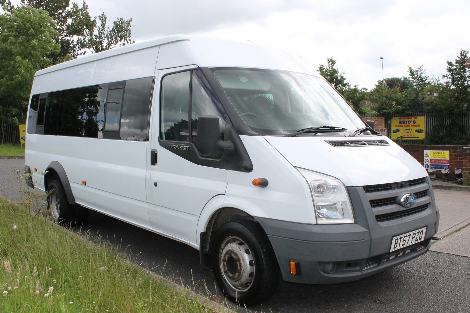 2007 FORD TRANSIT 100 16 SEAT - Hills Coaches