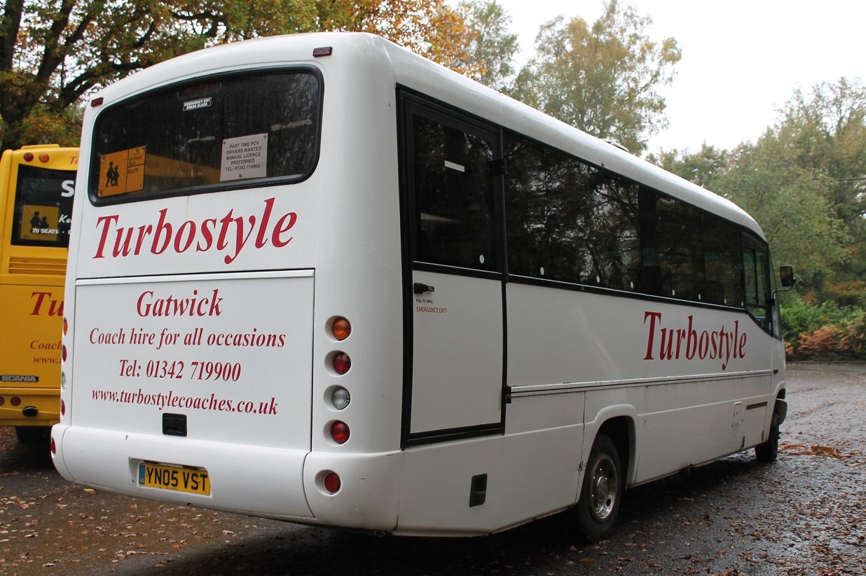 minibus-Mercedes-Benz-12435-13