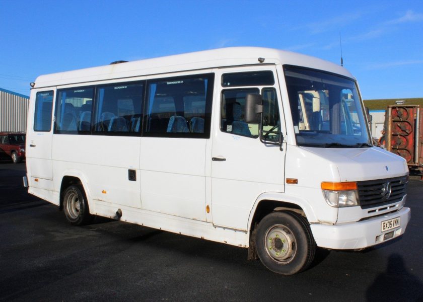 05 MERCEDES-BENZ EXCEL 24 SEAT - Hills Coaches