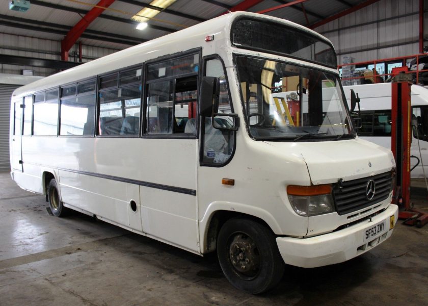 04 MERCEDES PLAXTON BEAVER 33 STS - Hills Coaches