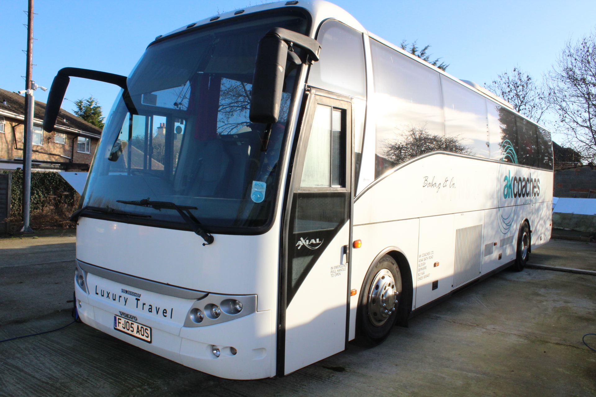 2005 VOLVO B12M BERKHOF AXIAL 50 49 SEATS - Hills Coaches