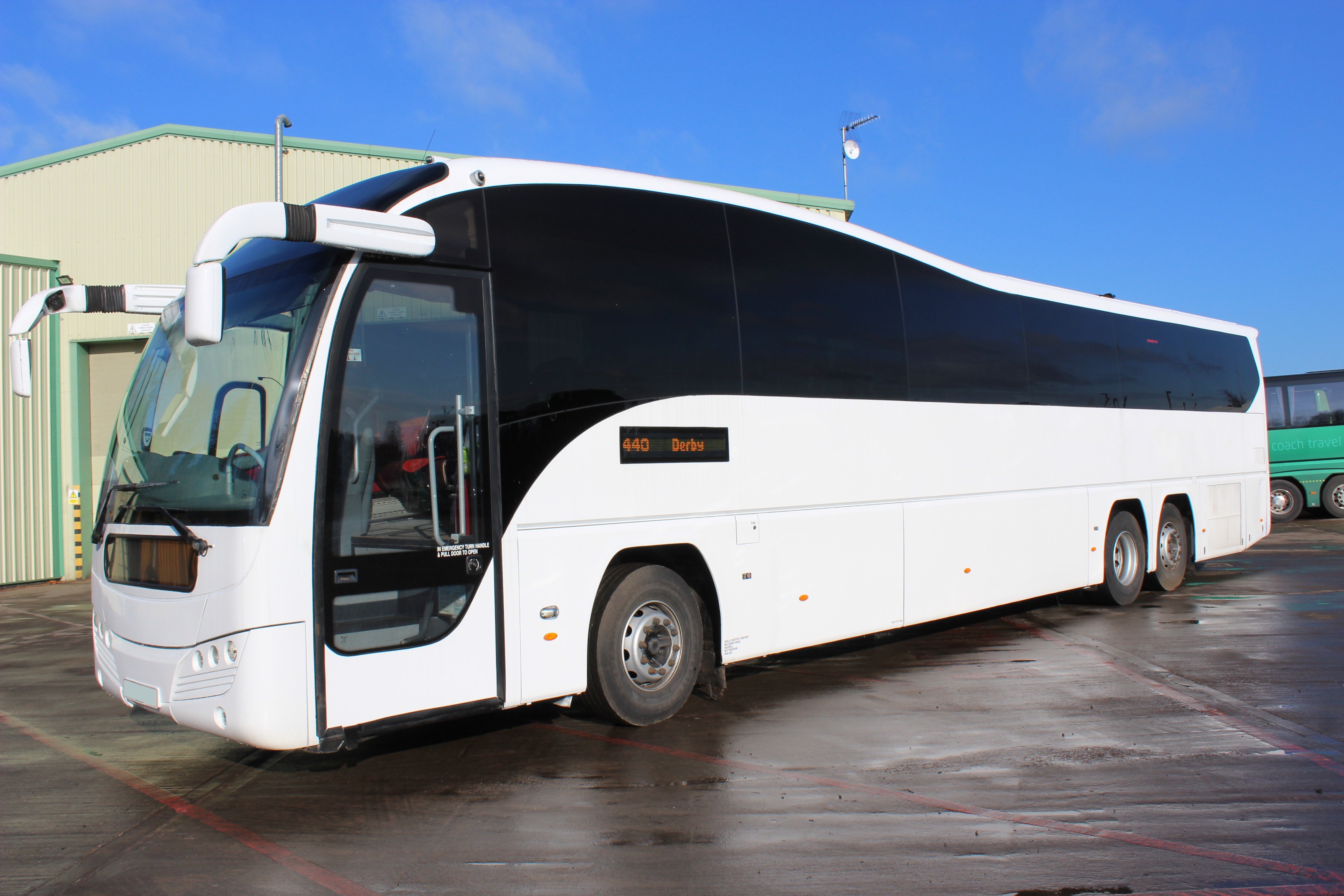 2010 VOLVO B12BT PLAXTON ELITE 54 SEATS - Hills Coaches