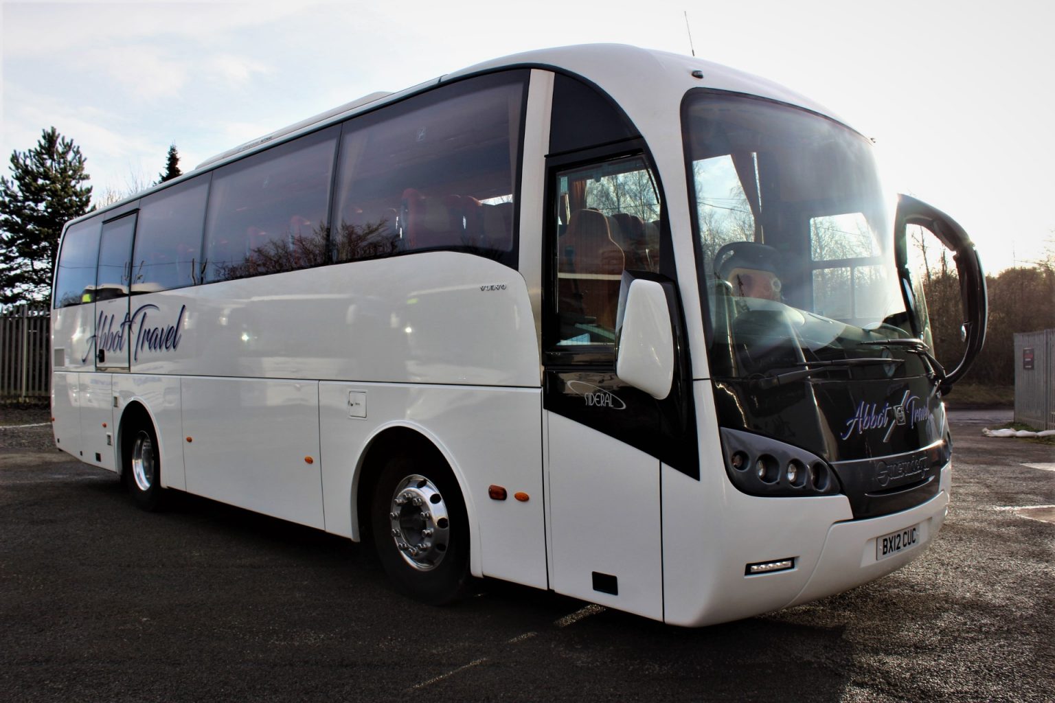 2012 VOLVO B7R SUNSUNDEGUI SIDERAL 38 SEATS - Hills Coaches