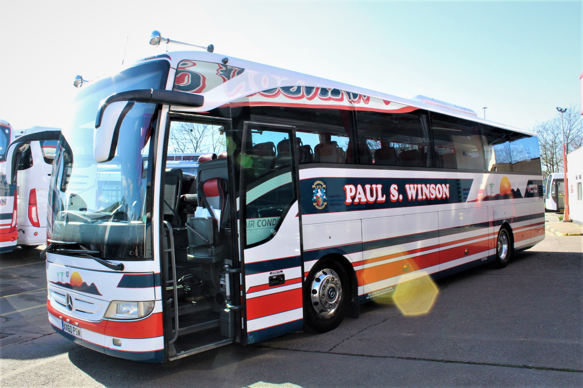 2011 MERCEDES-BENZ TOURISMO 53 SEATS - Hills Coaches