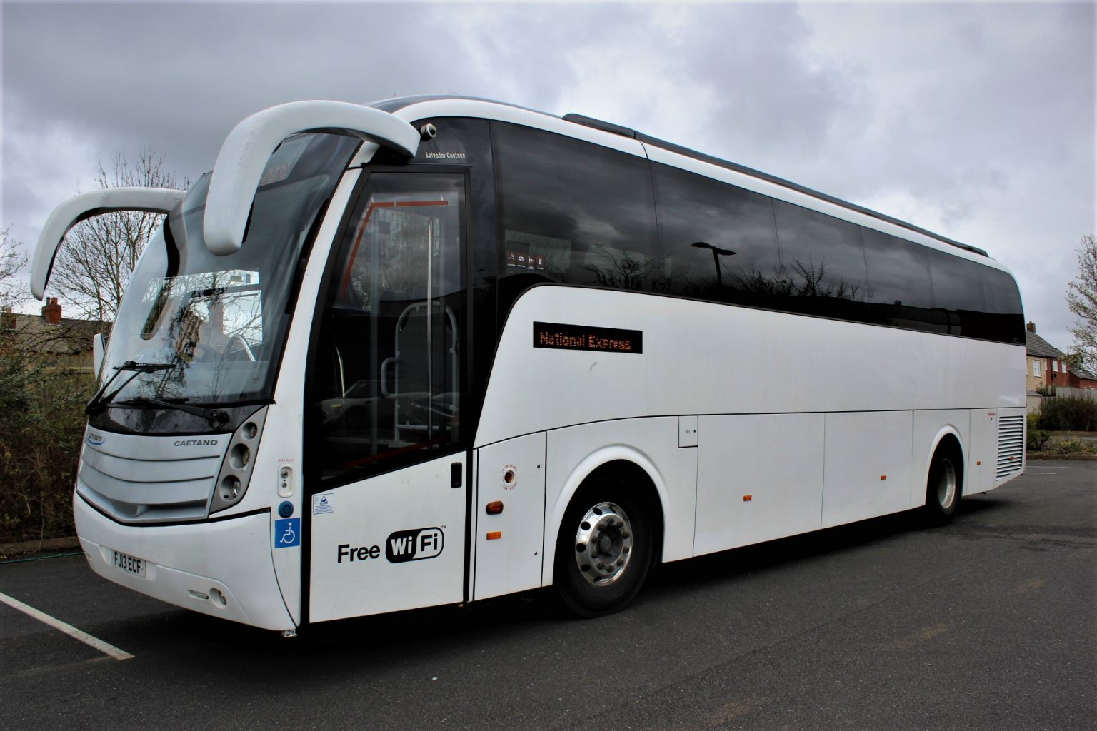 2013 VOLVO B9R CAETANO LEVANTE 48 SEATS - Hills Coaches