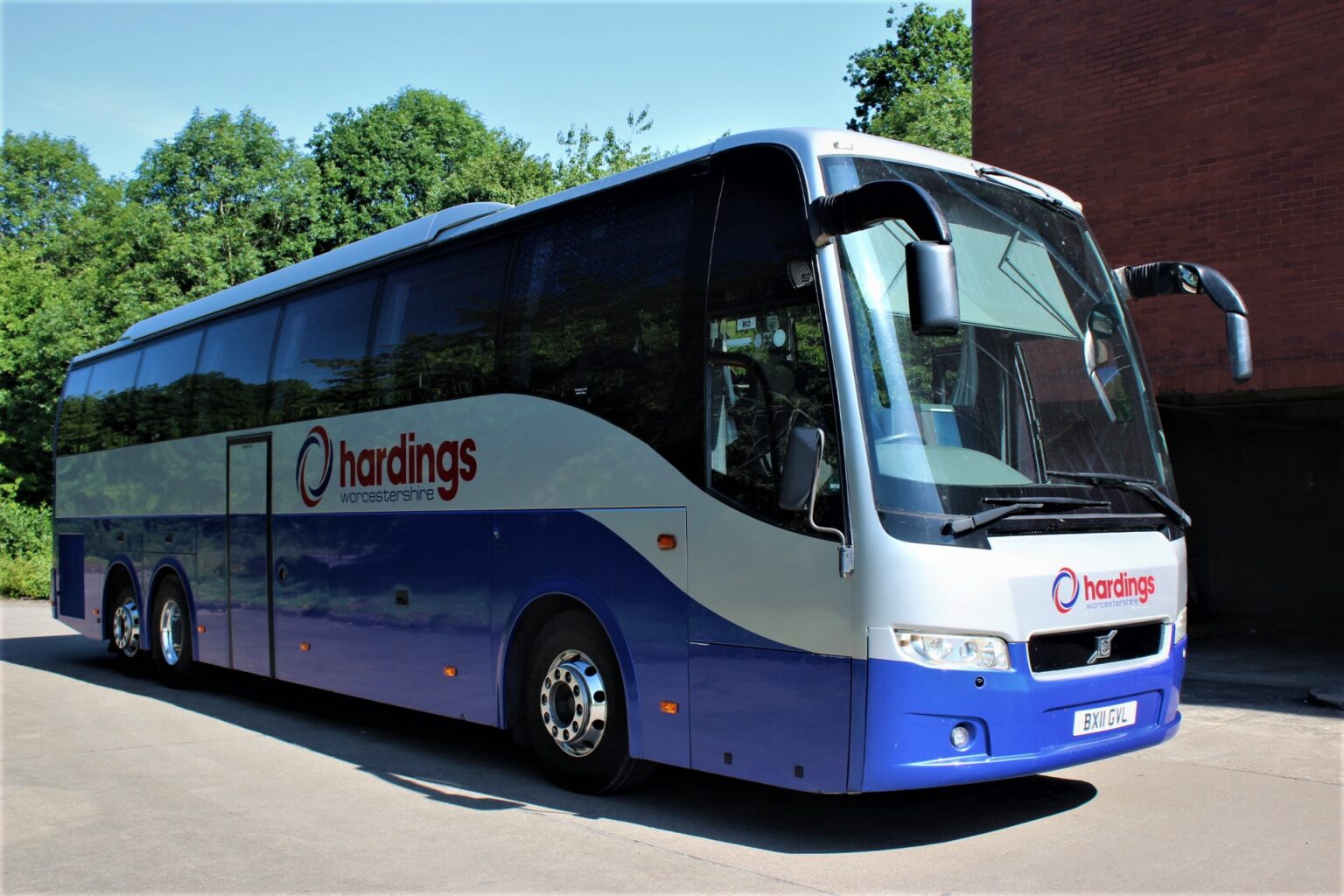 2011 VOLVO B13R 9700 51 SEAT EXEC - Hills Coaches